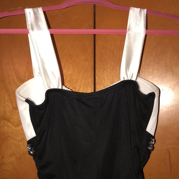 Dress - Picture 3 of 4